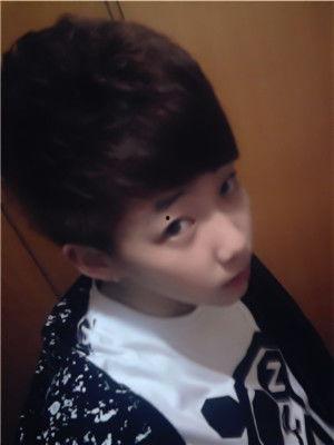 53岁男人照片生活照,53岁男士的生活写真